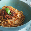 Vegane Spaghetti Bolognese im Teller